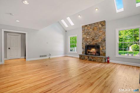 15 Maplecrest Drive Danbury CT 06811