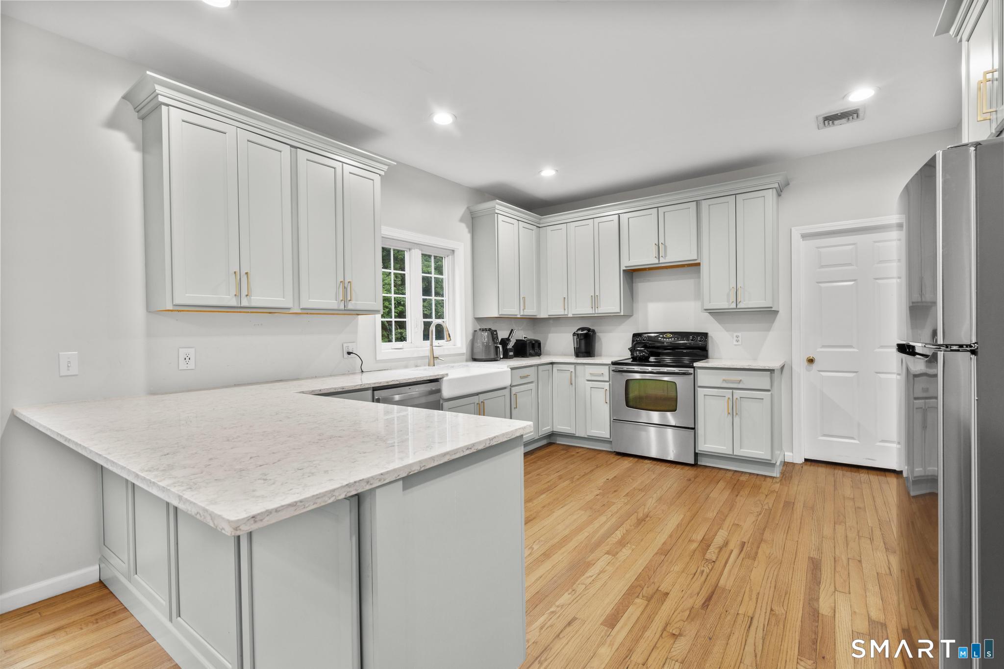 36 Little Fox Run Shelton CT 06484
