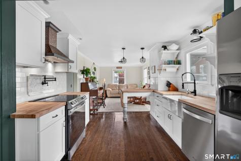 33 Sinclair Street Windsor CT 06095