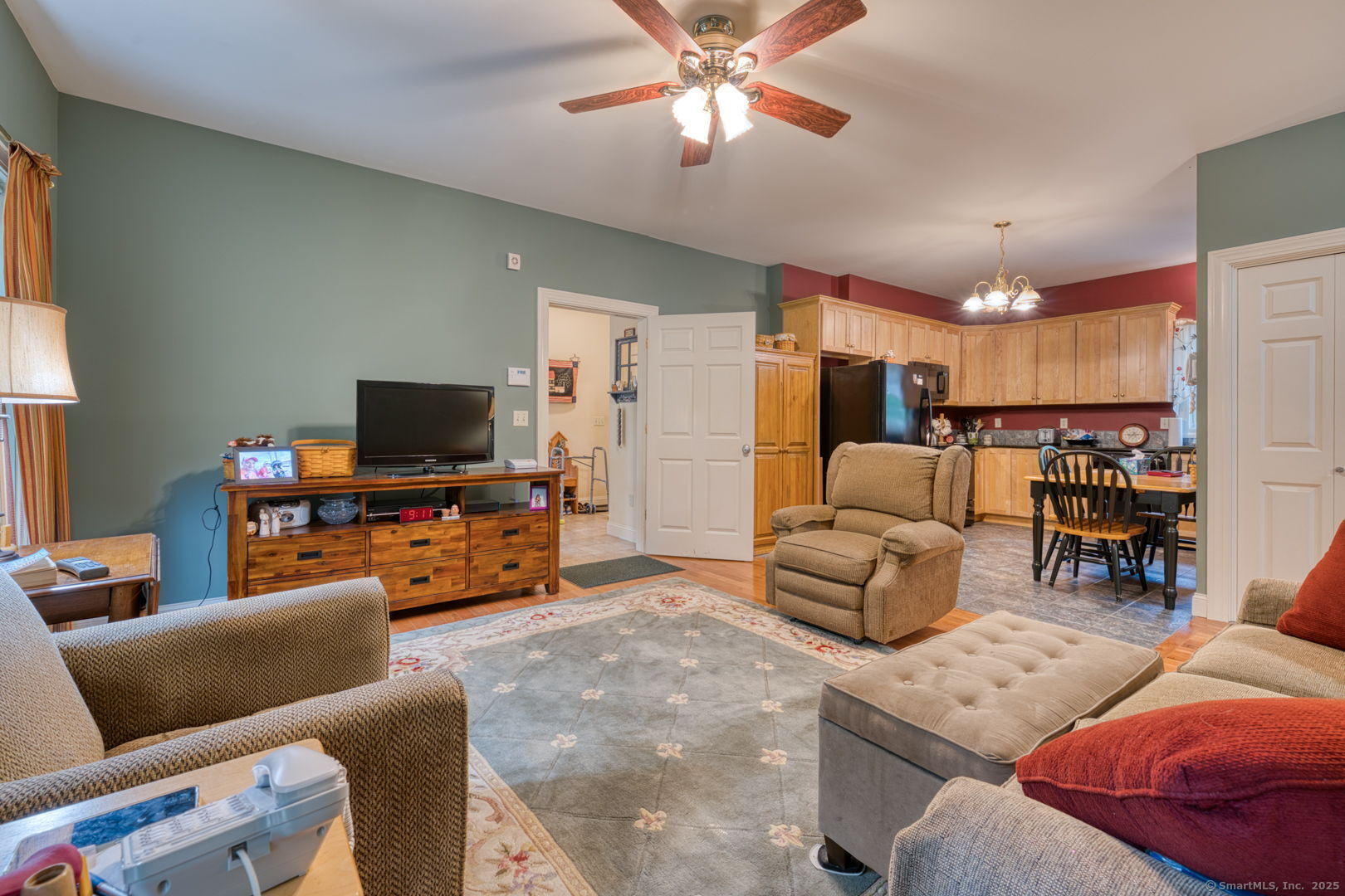 2 Warren Glen Burlington CT 06013