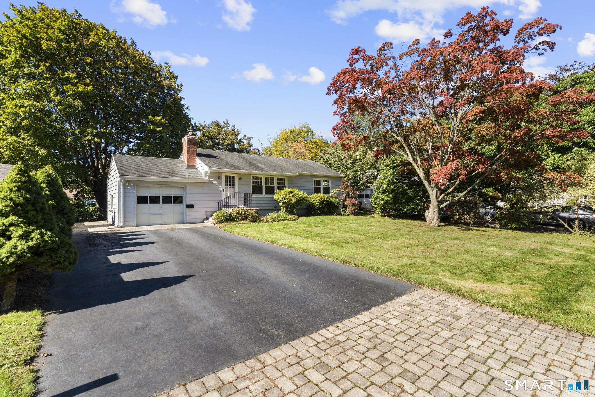 12 Palmer Woods Circle Branford CT 06405