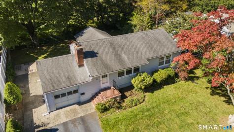 12 Palmer Woods Circle Branford CT 06405