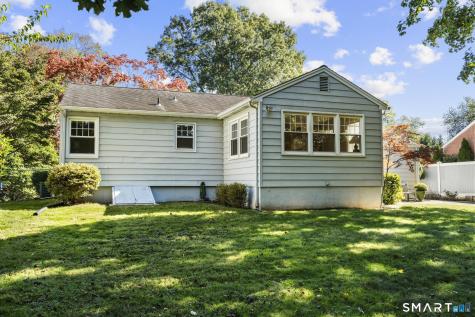 12 Palmer Woods Circle Branford CT 06405