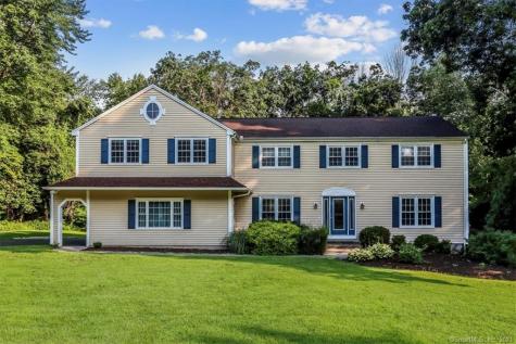 38 Grand Place Newtown CT 06470