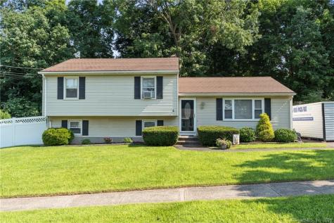 121 Anns Farm Road Hamden CT 06518