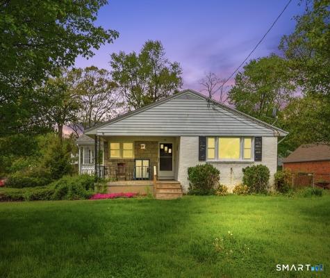 56 Oakwood Road Manchester CT 06042