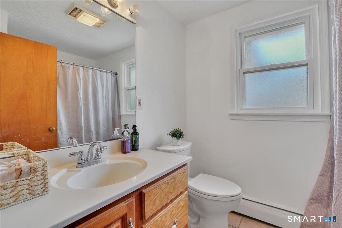 56 Oakwood Road Manchester CT 06042