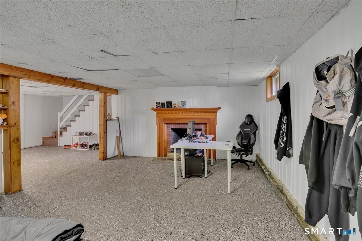 56 Oakwood Road Manchester CT 06042