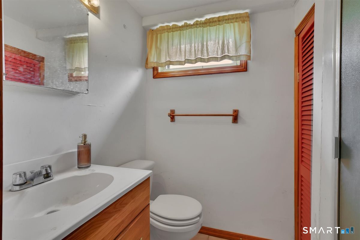 56 Oakwood Road Manchester CT 06042