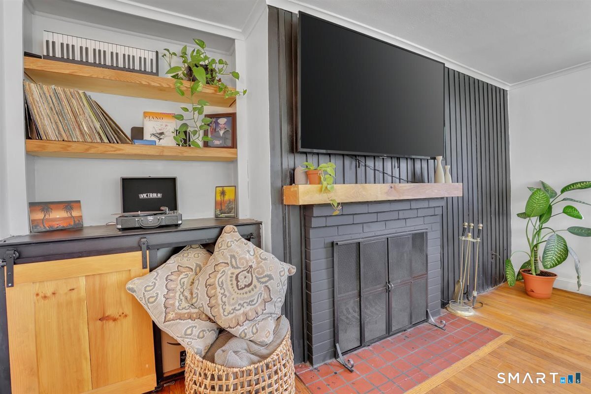 56 Oakwood Road Manchester CT 06042