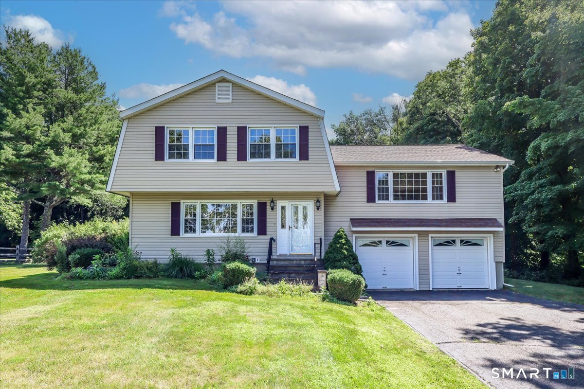 16 Greta Drive Danbury CT 06810