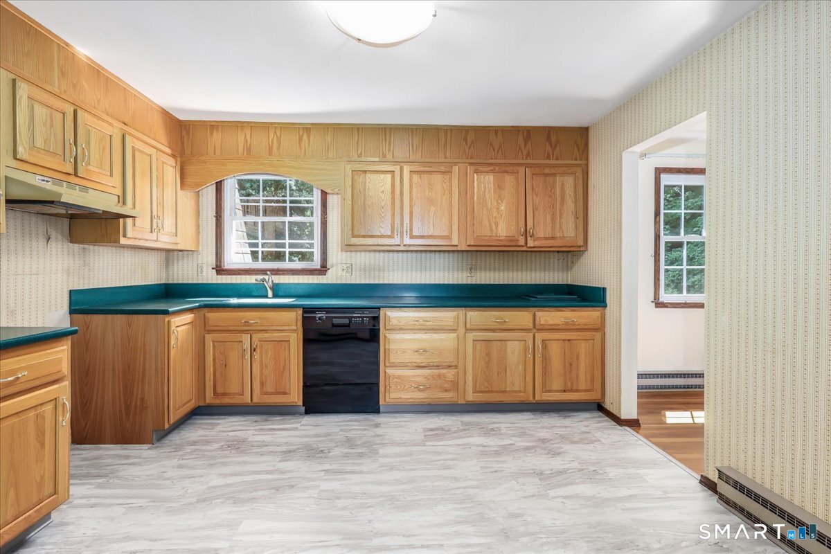 16 Greta Drive Danbury CT 06810