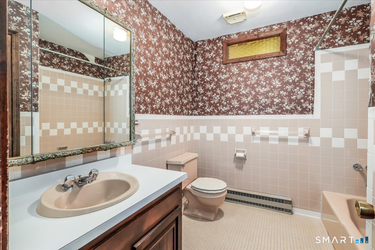 16 Greta Drive Danbury CT 06810