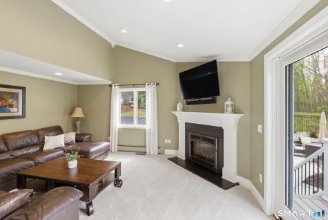 10 Ryans Way Burlington CT 06013