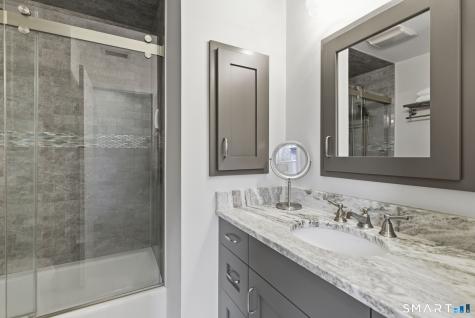 10 Ryans Way Burlington CT 06013