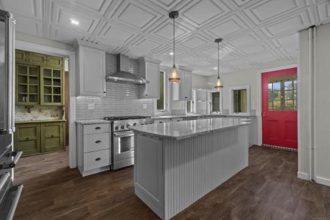 845 Ocean Avenue New London CT 06320