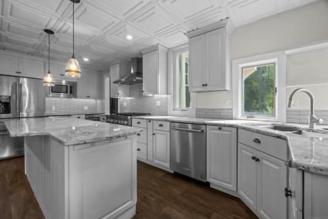 845 Ocean Avenue New London CT 06320