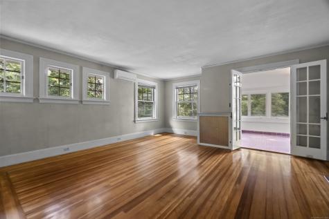 845 Ocean Avenue New London CT 06320