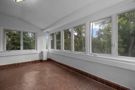 845 Ocean Avenue New London CT 06320