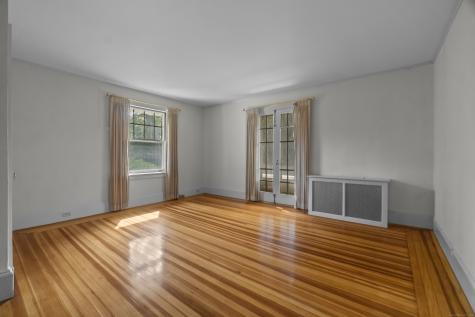 845 Ocean Avenue New London CT 06320