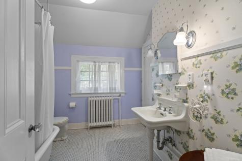 845 Ocean Avenue New London CT 06320