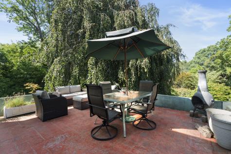 845 Ocean Avenue New London CT 06320