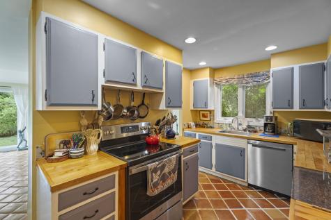 55A Anna Farm West Road North Stonington CT 06359