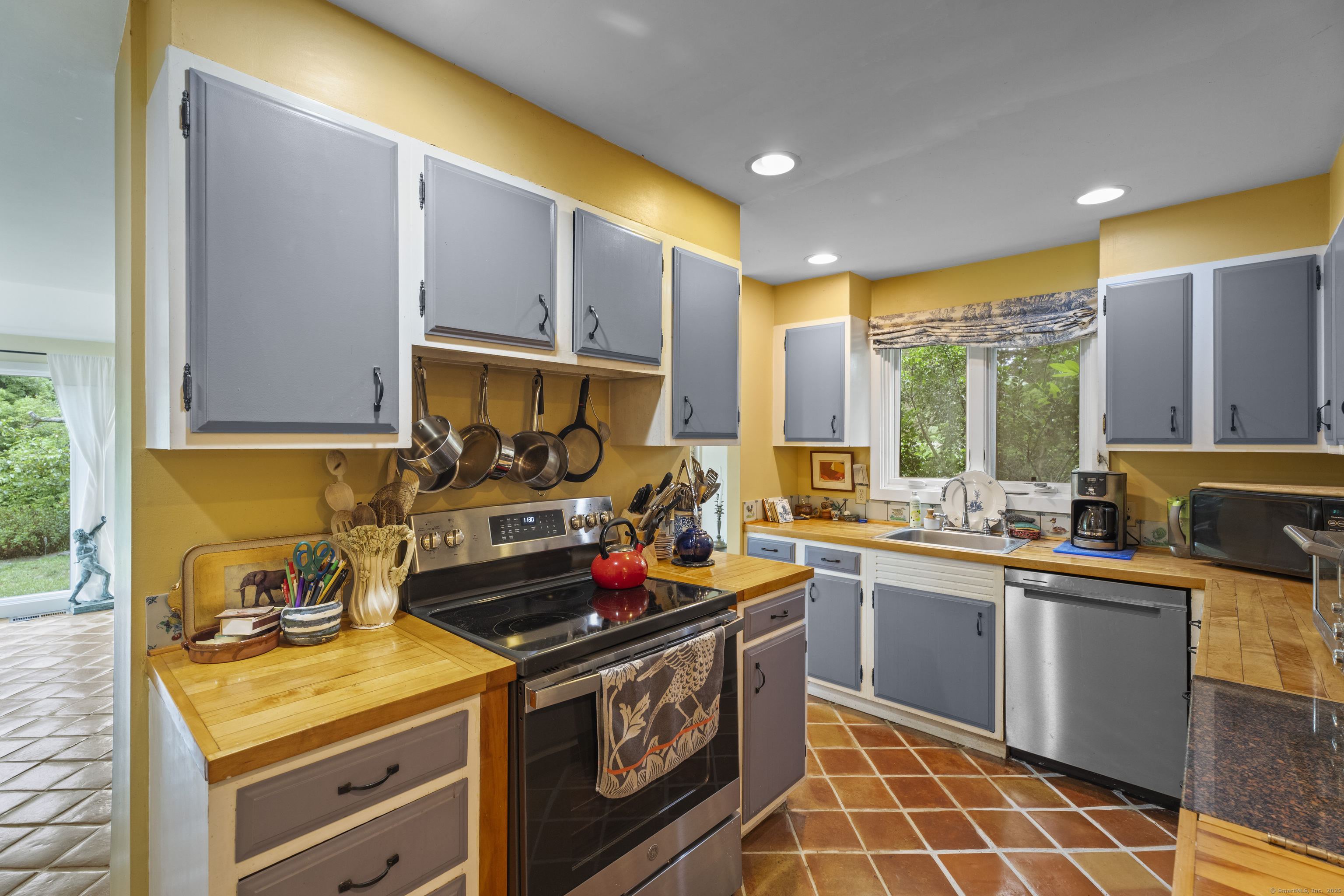 55A Anna Farm West Road North Stonington CT 06359