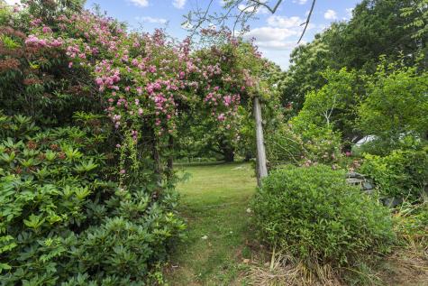 55A Anna Farm West Road North Stonington CT 06359