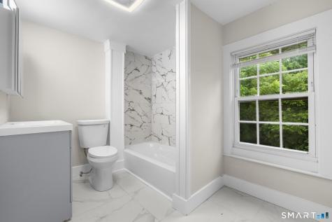56 Evergreen Avenue New London CT 06320