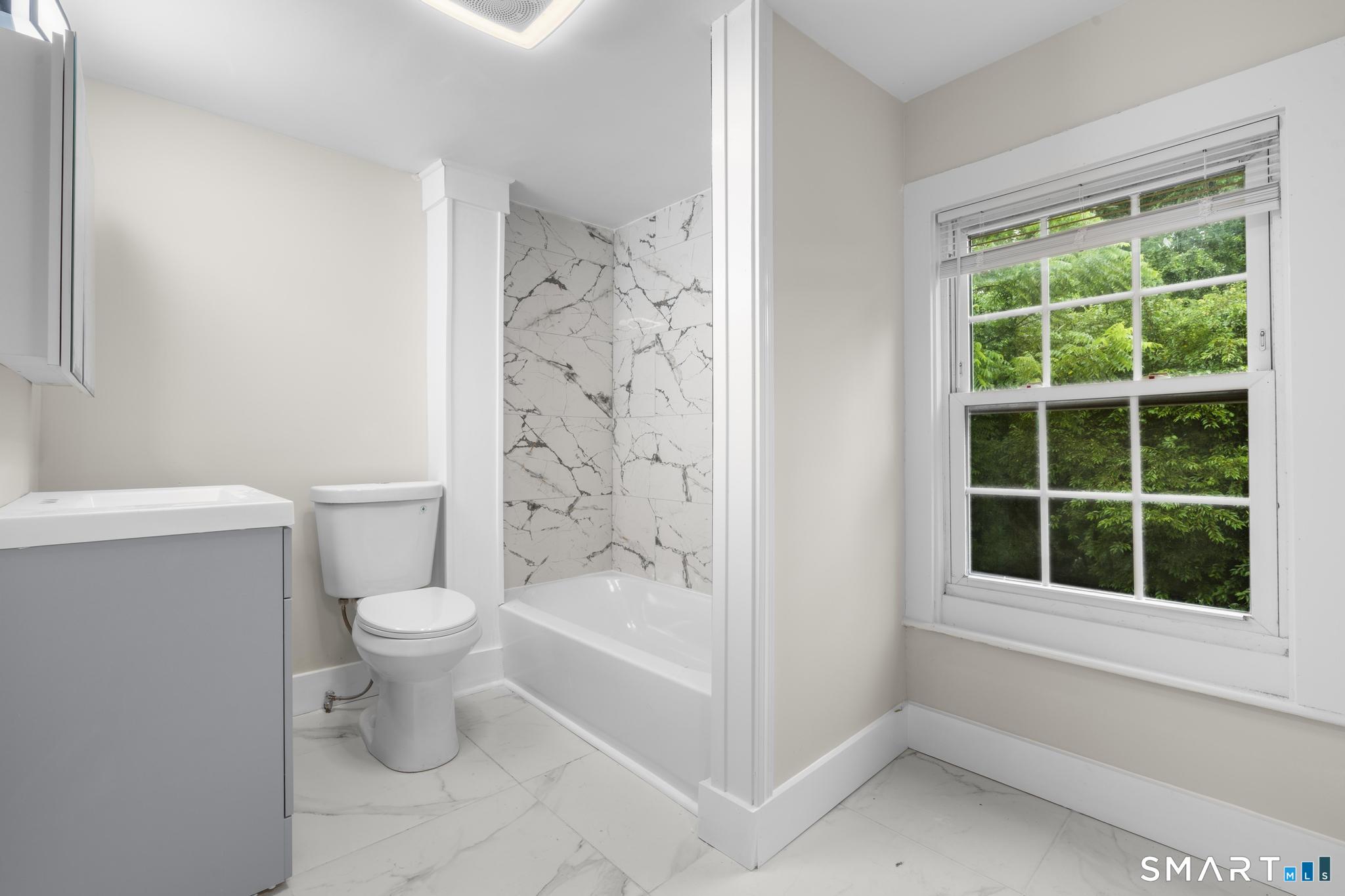 56 Evergreen Avenue New London CT 06320