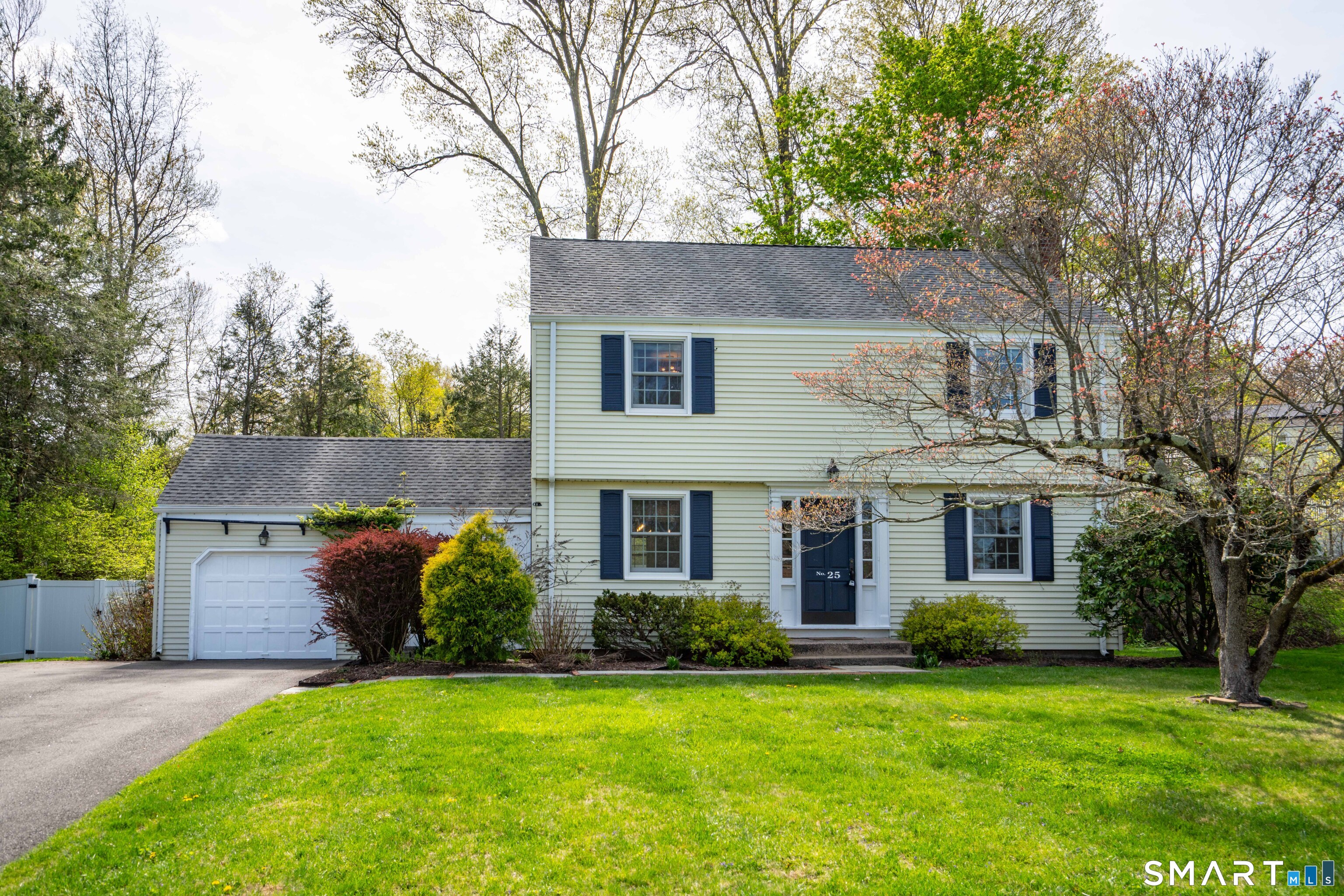 25 Meadow Farms Road West Hartford CT 06107