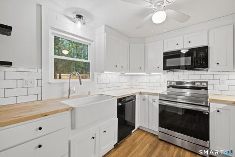 52 Fernwood Drive Simsbury CT 06070