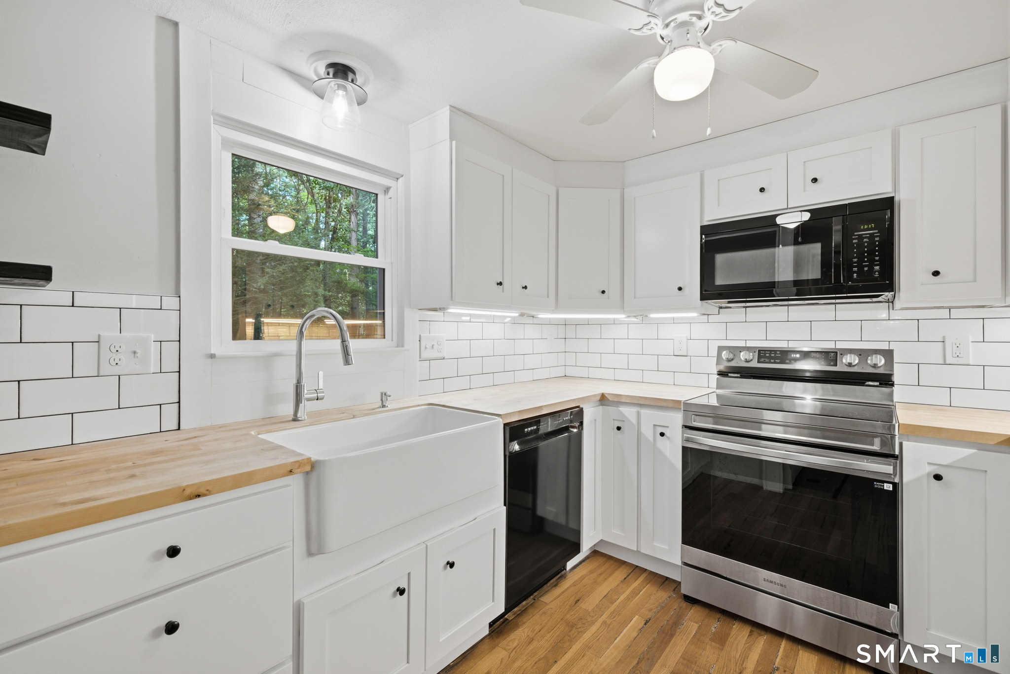 52 Fernwood Drive Simsbury CT 06070