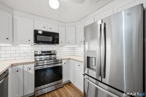 52 Fernwood Drive Simsbury CT 06070