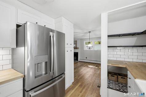 52 Fernwood Drive Simsbury CT 06070