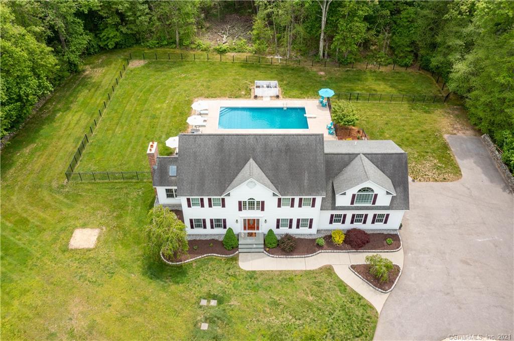 10 Twin Oaks Lane Clinton CT 06413