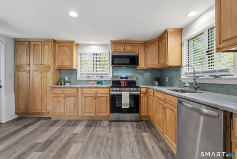 59 Thornbush Road Wethersfield CT 06109