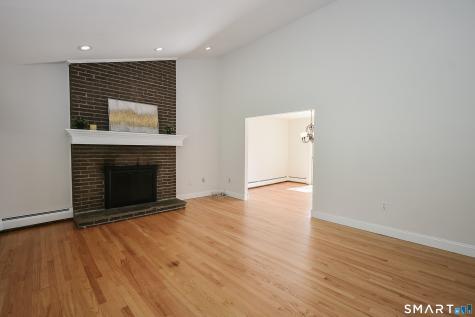 12 Crane Place Simsbury CT 06070