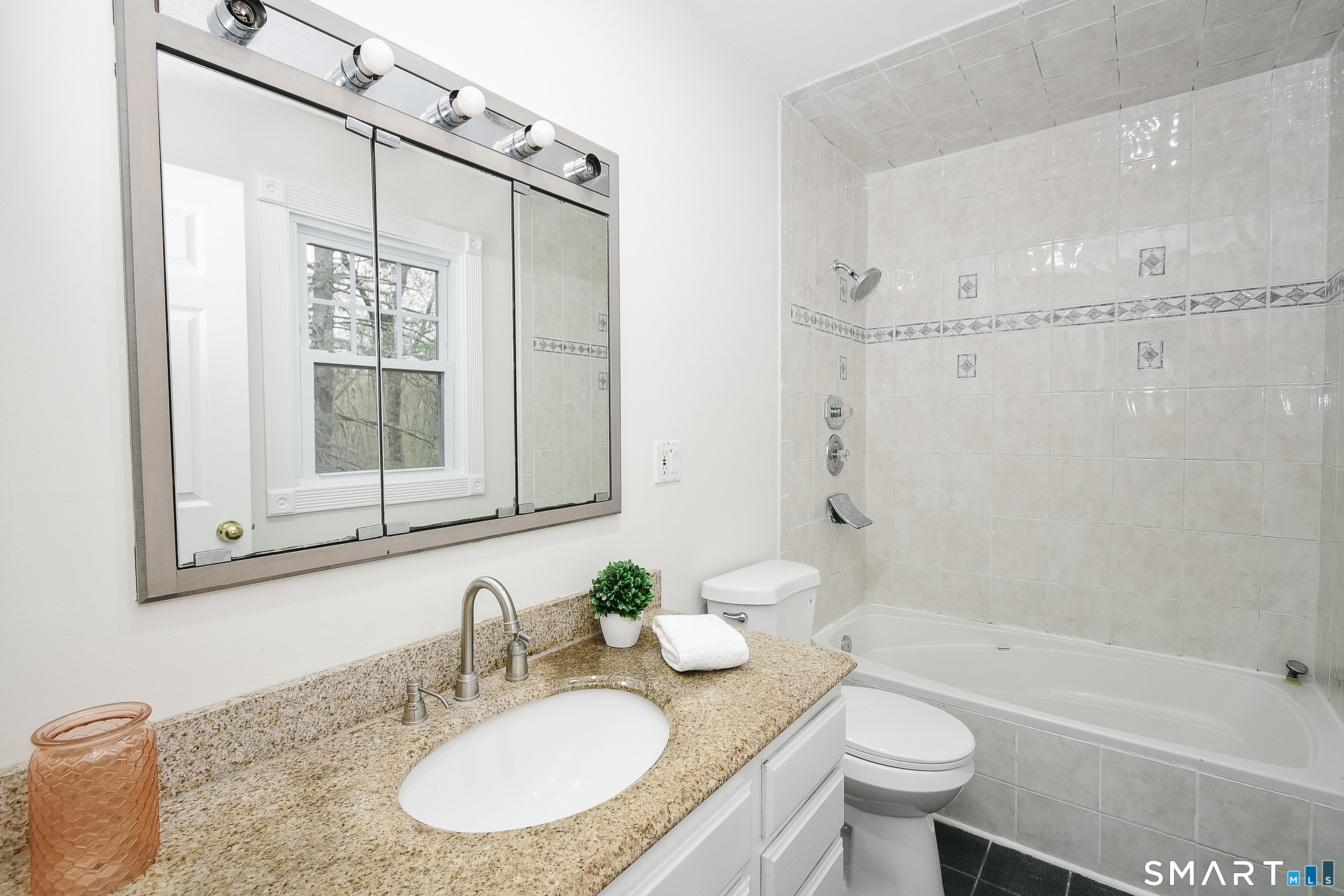 12 Crane Place Simsbury CT 06070