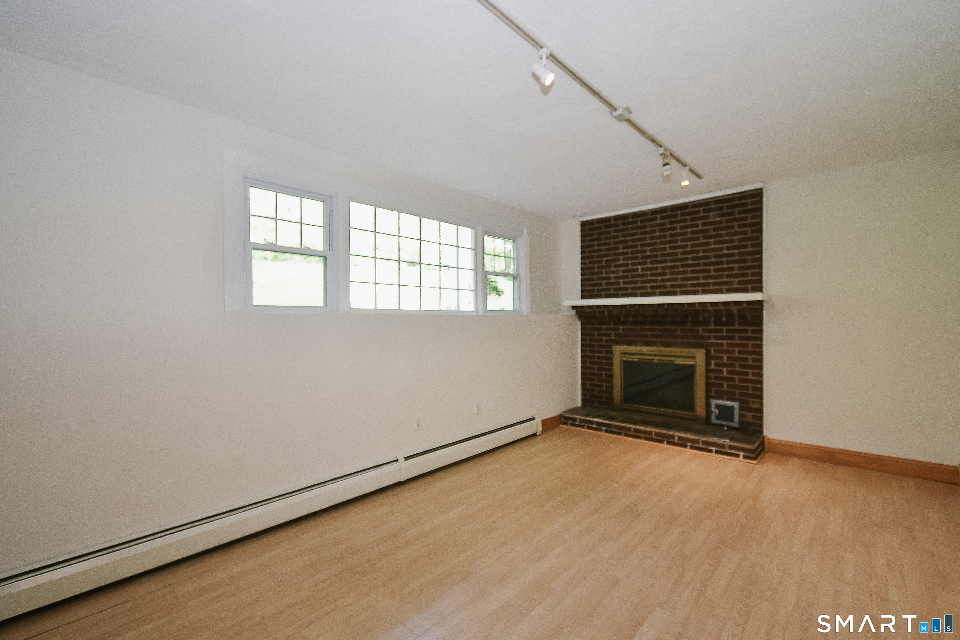 12 Crane Place Simsbury CT 06070