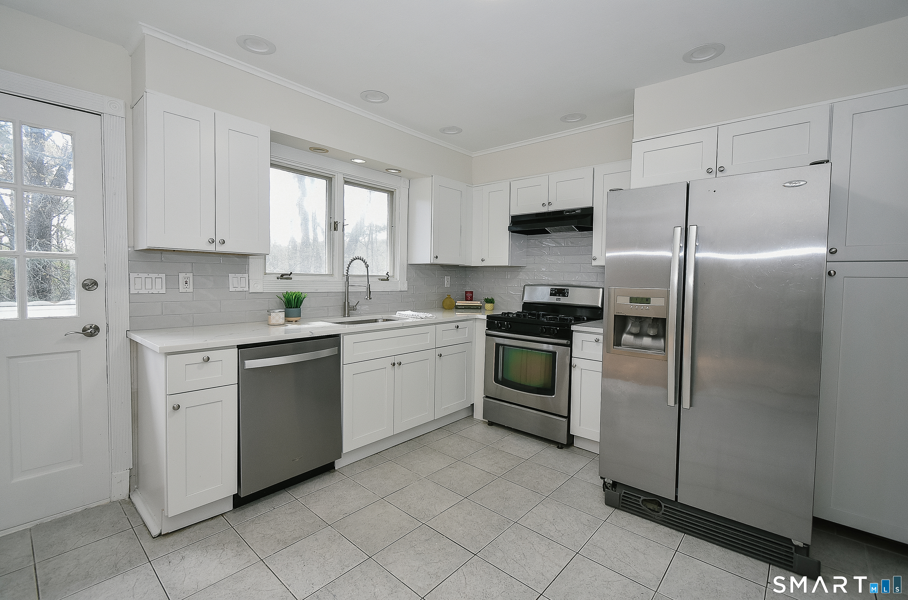 12 Crane Place Simsbury CT 06070