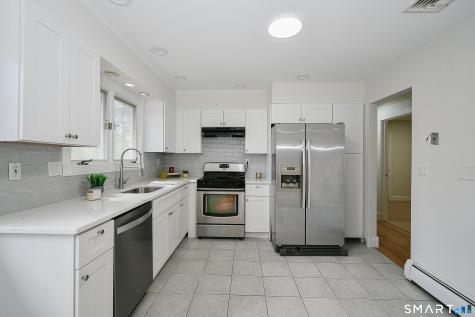 12 Crane Place Simsbury CT 06070