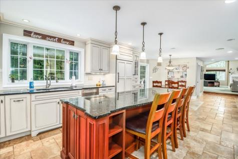 241 Stonegate Drive Southbury CT 06488