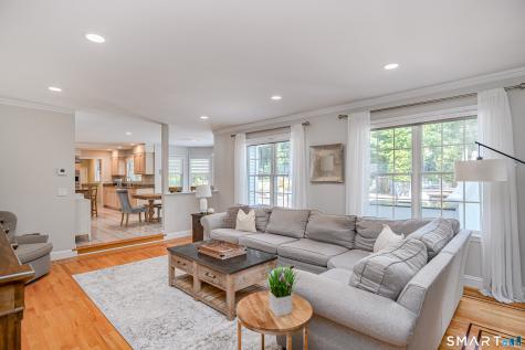 8 Woodridge Lane New Fairfield CT 06812