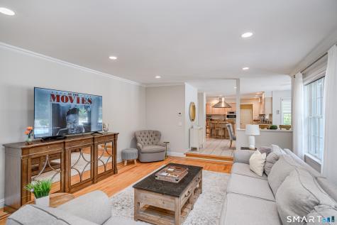 8 Woodridge Lane New Fairfield CT 06812