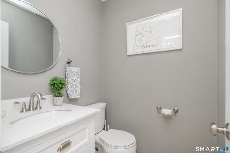 8 Woodridge Lane New Fairfield CT 06812