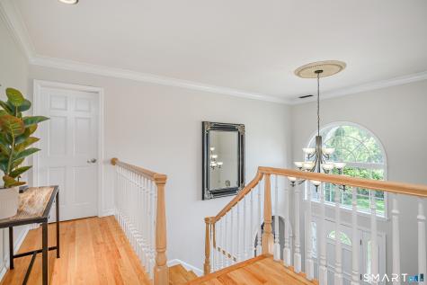 8 Woodridge Lane New Fairfield CT 06812