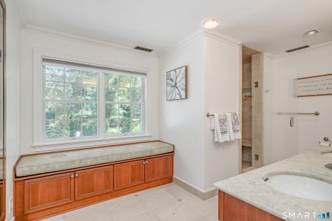 8 Woodridge Lane New Fairfield CT 06812