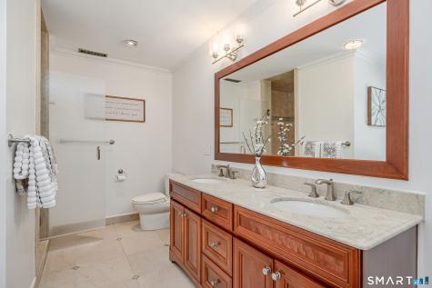 8 Woodridge Lane New Fairfield CT 06812